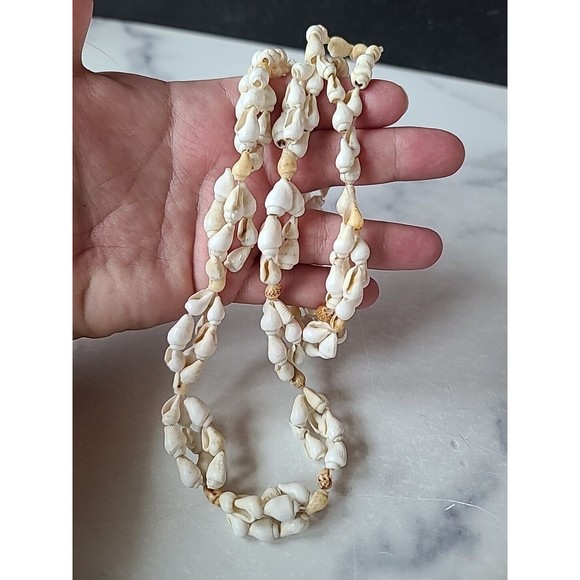 Vintage Shell Beaded Necklace - Picture 4 of 10
